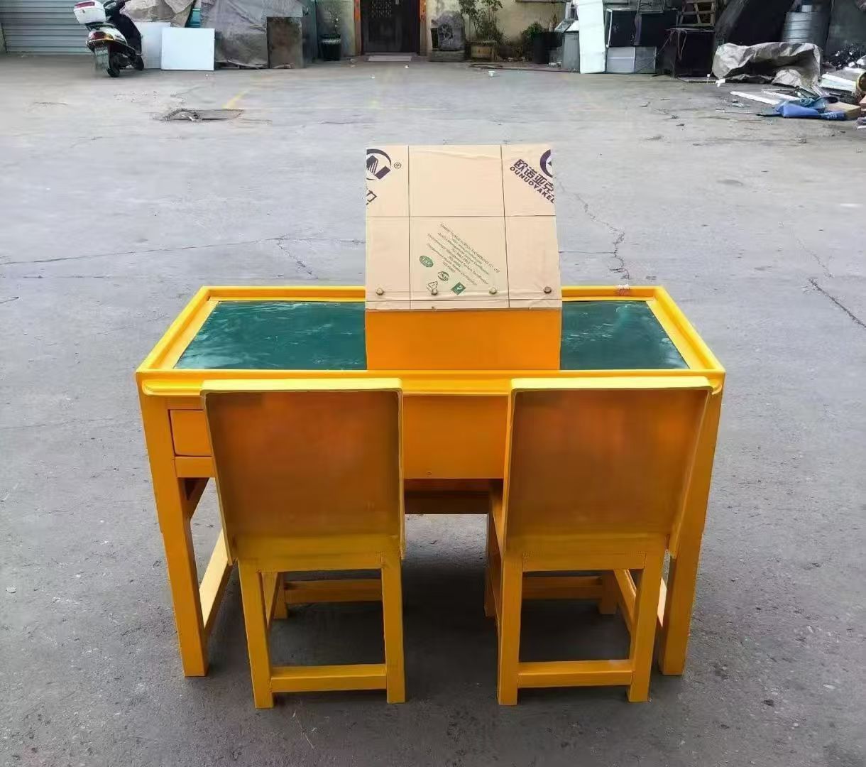 银州防静电导通桌井下煤矿火工品发放桌：危险品流转的安全守护者